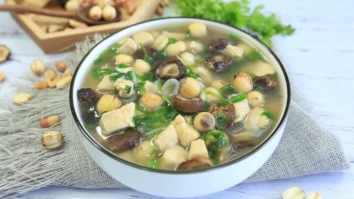 Cách nấu gà hạt sen thơm ngon bổ dưỡng tại nhà