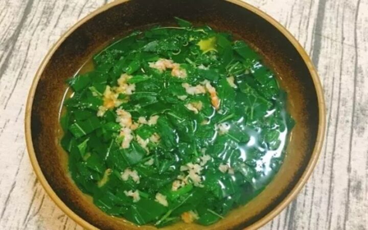 Món canh mã đề nấu tôm khô thơm ngon, bổ dưỡng, một trong những cách nấu canh mã đề được yêu thích