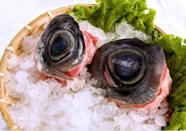 Mắt cá ngừ đại dương tươi rói, nguyên liệu chính cho món cá om dưa cải