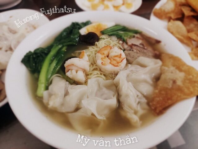 Nấu mì vằn thắn sủi cảo nóng hổi xua tan giá lạnh mùa đông.