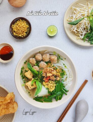 Cách nấu hủ tiếu xương bò ngon miệng chuẩn vị tại gia với công thức độc đáo - Ảnh 1.