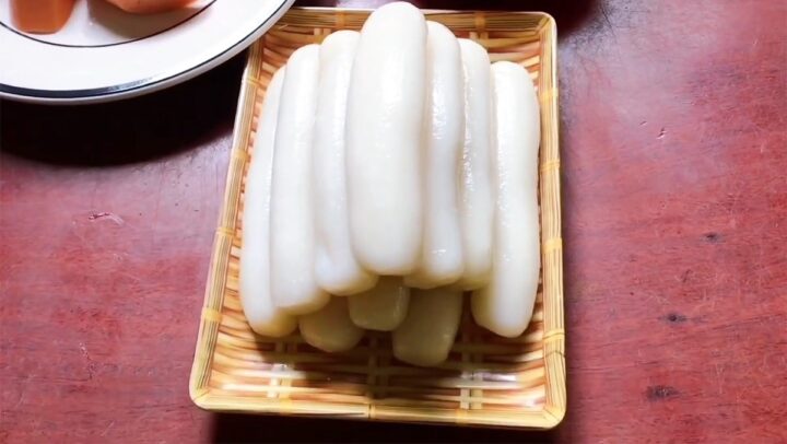 Thành phẩm bánh gạo nhân phô mai Mozzarella thơm ngon, hấp dẫn
