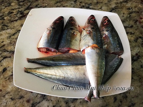 Cá nục tươi ngon đã được sơ chế sạch sẽ, sẵn sàng cho công đoạn ướp và chiên sơ