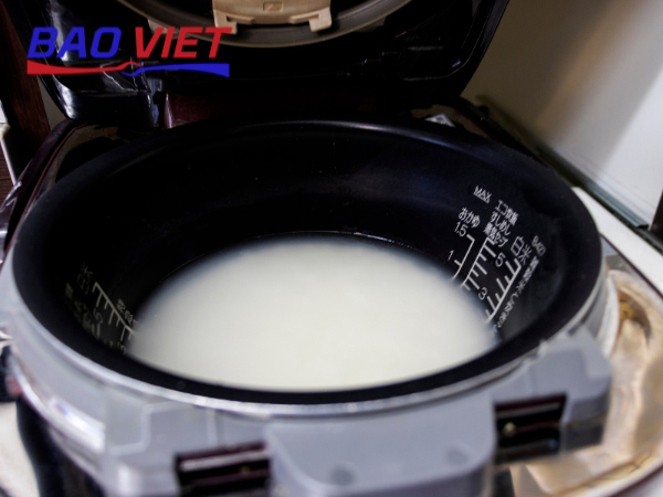 cach dong nuoc nau com