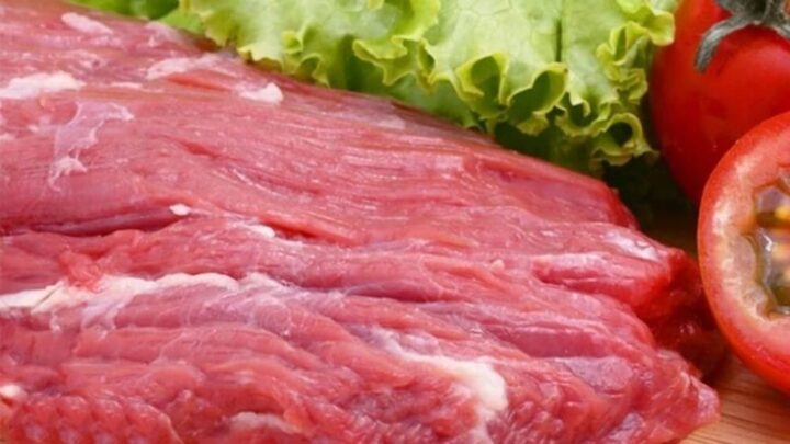 Cách chọn thịt bò tươi ngon để có món kho chuẩn vị, miếng thịt săn chắc, đỏ tươi và có mỡ vàng
