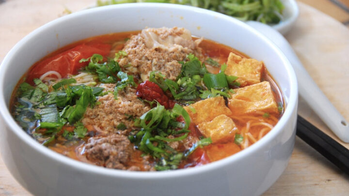 cach nau bun rieu tom cuc ki hap dan tai nha 202103311427391735