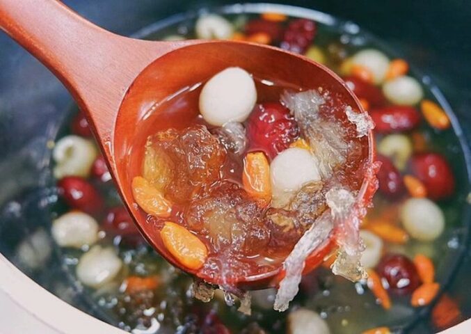 Cách nấu chè dưỡng nhan hạt chia ngon đúng vị