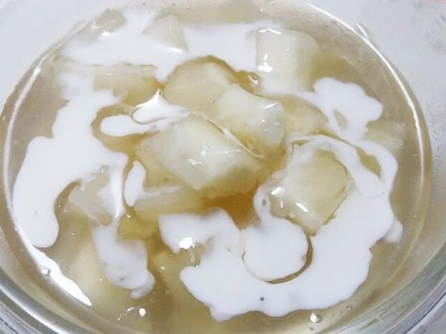 Món chè nha đam bột sắn dây ngọt mát, thanh nhiệt giải khát