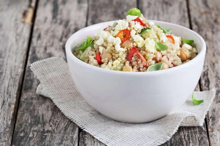 Cách Nấu Cháo Hạt Quinoa Ngon Miệng Và Bổ Dưỡng Cho Cả Gia Đình 2 cach nau hat quinoa 231222595