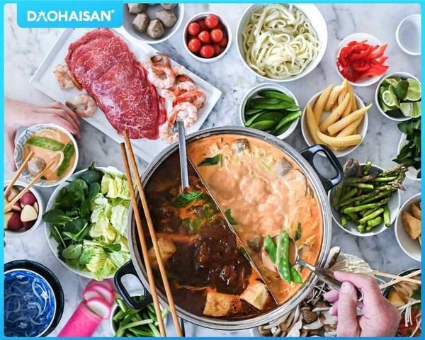 Hướng dẫn cách nấu lẩu đơn giản tại nhà với hải sản tươi ngon, hấp dẫn