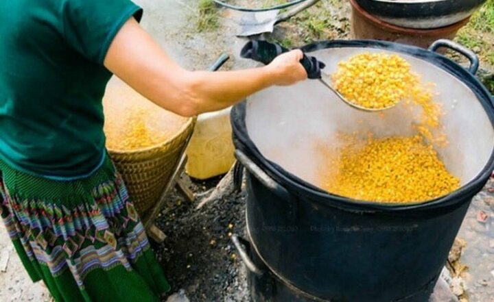 Cách nấu rượu ngô truyền thống chuẩn vị thơm ngon