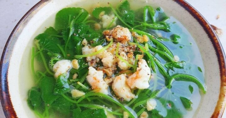 Món canh rau má không đắng khi kết hợp cùng thịt băm thơm ngon
