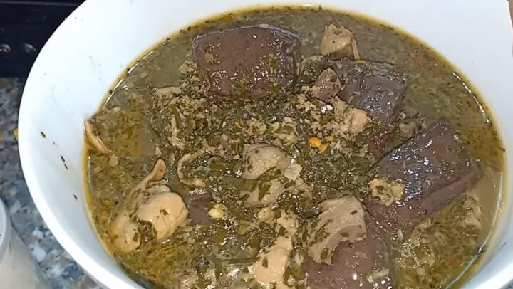 Món canh đắng lòng lợn truyền thống Xứ Thanh sau khi hoàn thành