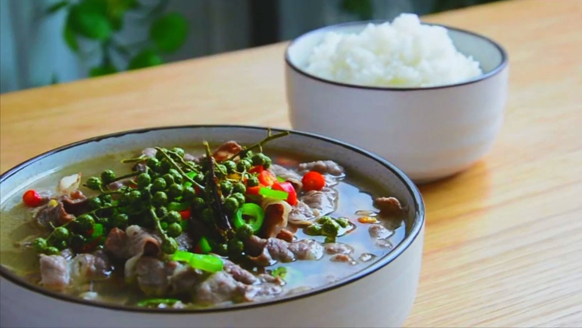 Súp thịt bò nóng hổi thơm ngon