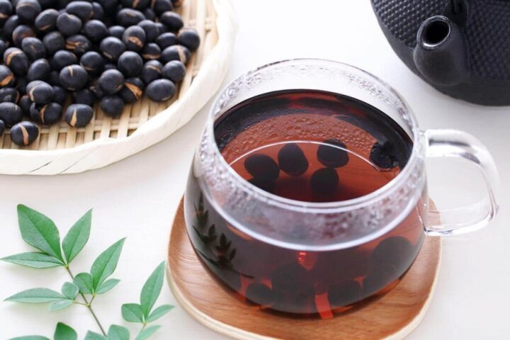 Uống nước đỗ đen có trị mụn không?