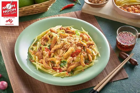 Gỏi xoài cá trê giòn ngon, món ăn đơn giản hàng ngày thanh mát