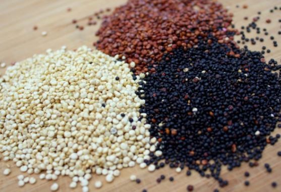 Hạt diêm mạch nguyên chất chưa nấu, sẵn sàng cho cách nấu cháo hạt diêm mạch bổ dưỡng