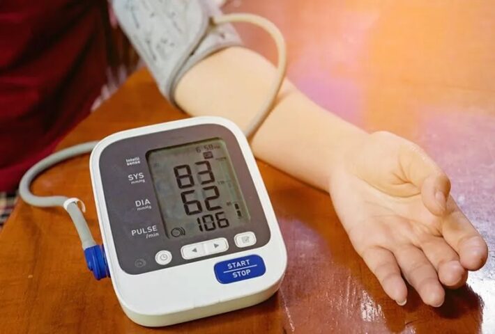 Người huyết áp thấp nên cân nhắc khi ăn sake để đảm bảo an toàn sức khỏe