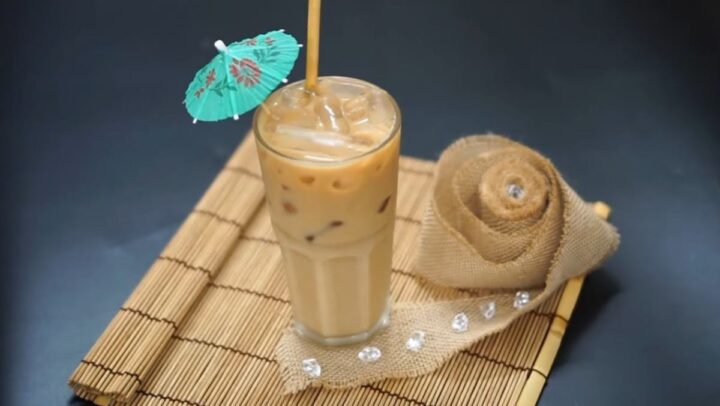 Ly trà sữa hồng trà tại nhà thơm ngon với sữa tươi