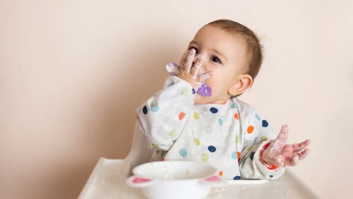 Cách nấu cháo cá hồi cho bé thơm ngon, bổ dưỡng từ cá hồi tươi