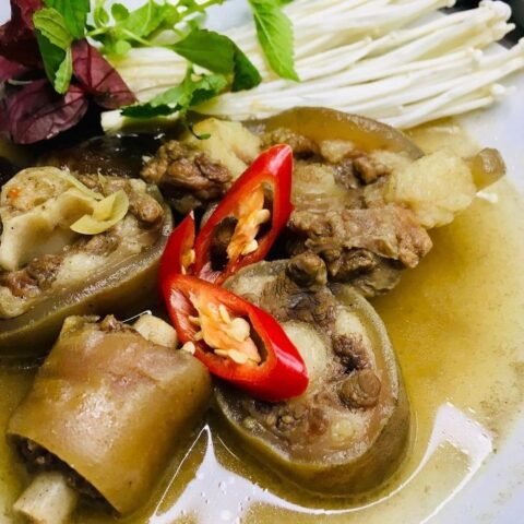 Đuôi bò hầm sả thơm ngon, bổ dưỡng cho bữa cơm gia đình
