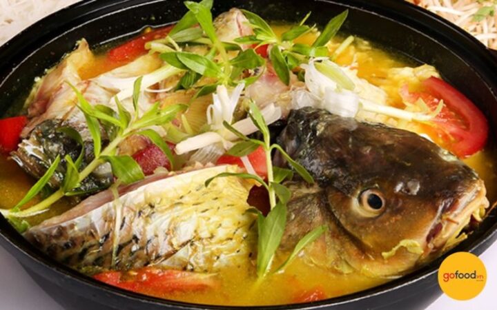 Cách nấu lẩu đơn giản mà ngon với lẩu cá chép giòn nhúng mẻ