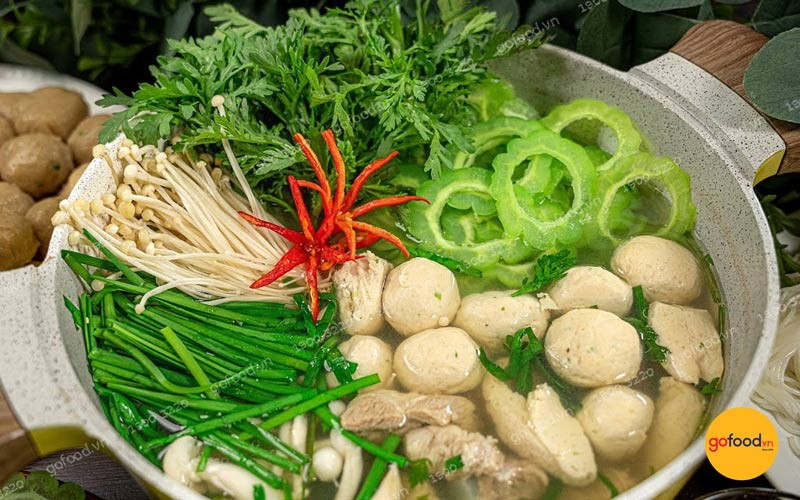 Nồi lẩu nấm cá thác lác nóng hổi, nghi ngút khói chuẩn vị tại nhà