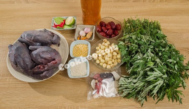 Tổng hợp các nguyên liệu nấu gà với ngải cứu như gà ác, thuốc bắc, hạt sen, táo đỏ