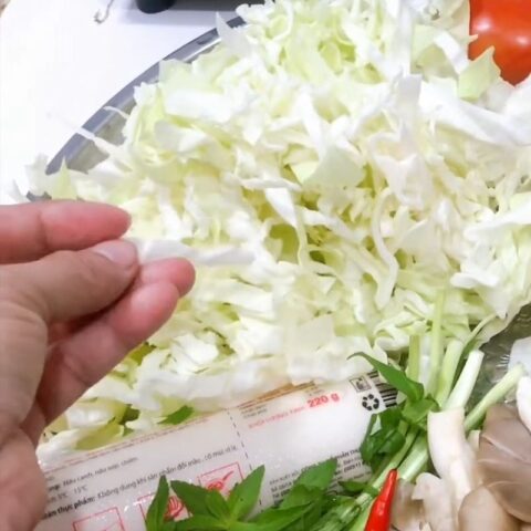 Canh chua bắp cải xanh