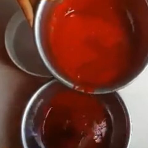 Sơ chế huyết heo để làm canh