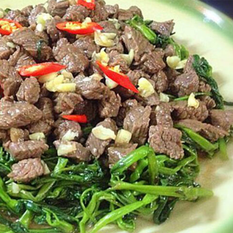 thit trau xao rau muong