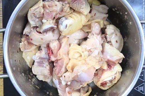 xào thịt gà
