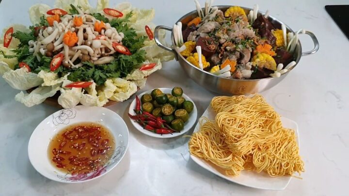 Xương heo ống tươi ngon chuẩn bị cho món lẩu